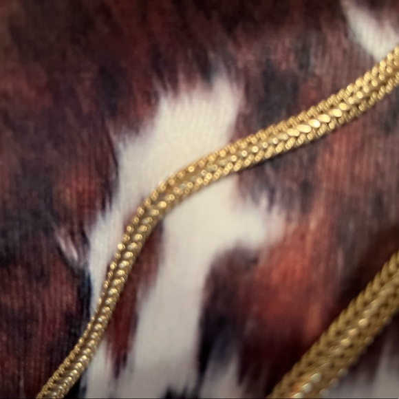 Never worn necklaces one has a glass heart the other is a gold chain - Picture 3 of 8